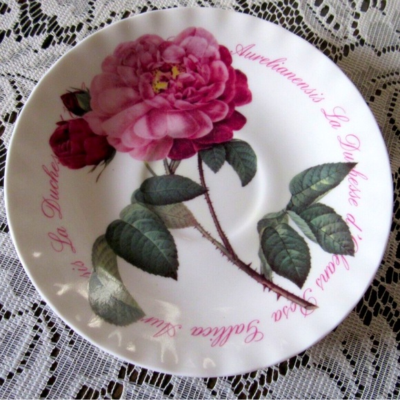 Roy Kirkham~Versailles 2003 Tea Cup and Saucer Fine Bone China~England - Picture 5 of 9